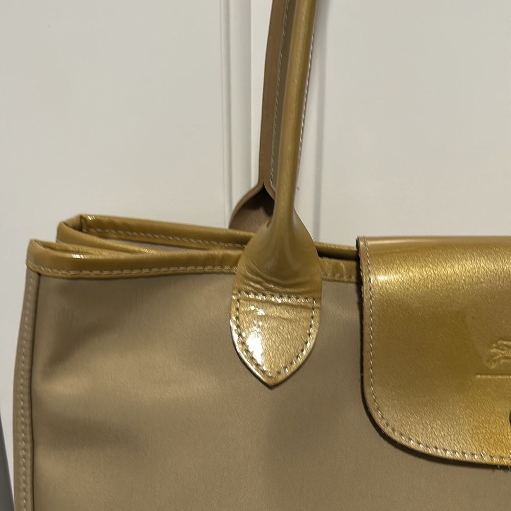 Longchamps Gold Handbag - Picture 4 of 16